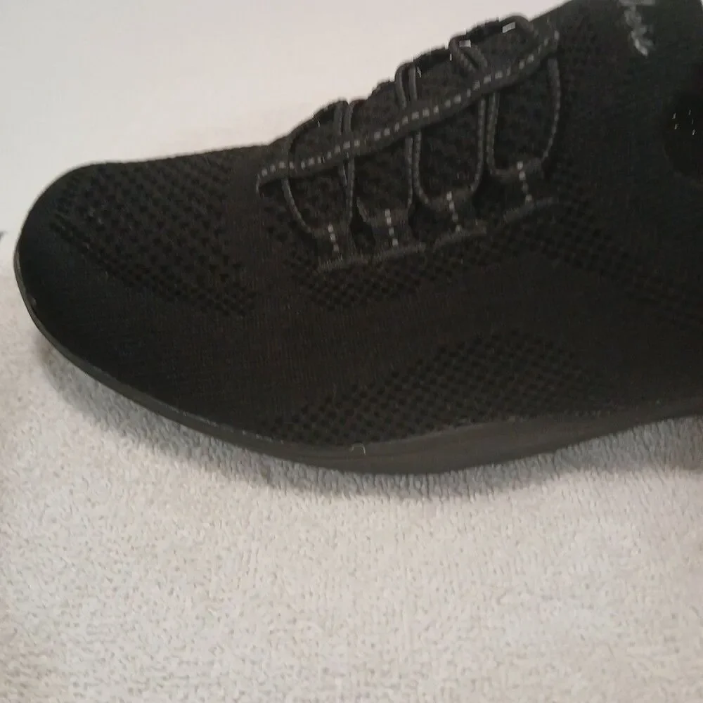 Skechers Shoes Slip On Black Stretch Fit Air Cooled Memory Foam Womens SZ 10 NEW